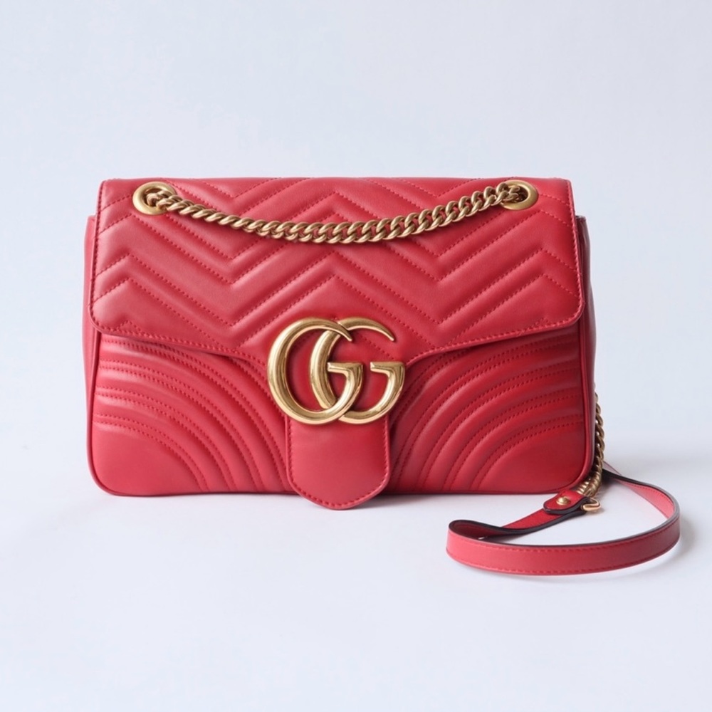 Beautiful Gucci GG Marmont medium shoulder bag!